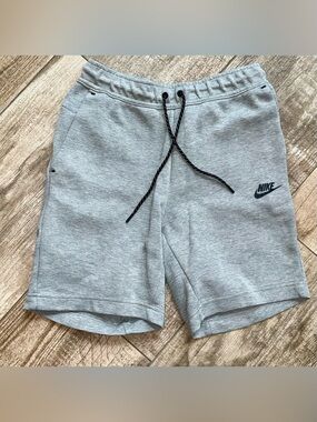 Nike Tech Light Gray Men's Athletic Fleece Shorts with Black Drawcord